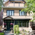 Calgary Westways Guest House