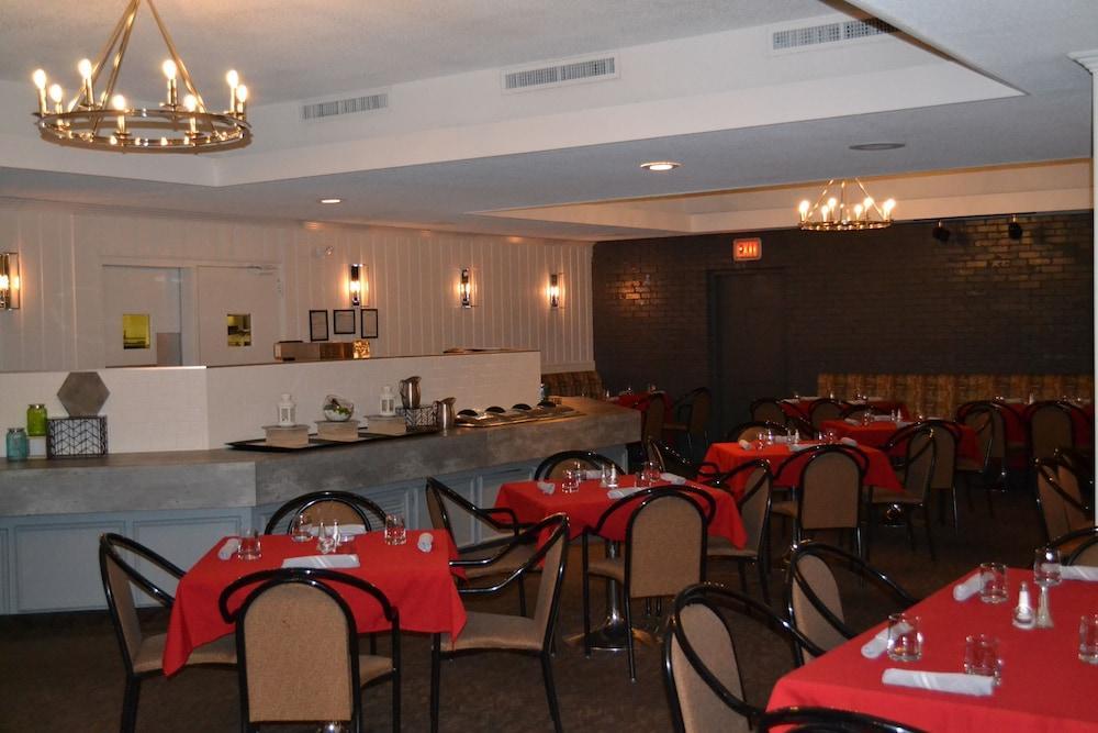 Ramada Plaza By Wyndham Downtown Hotel 3*