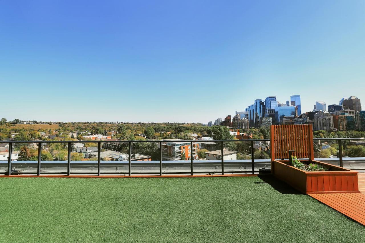 Vibrant & Modern Loft-style Walkout Near Lrt Apartment