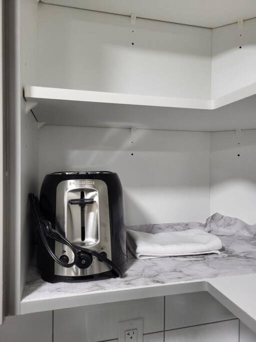 Serene Haven - 1 Bedroom Apartment. Apartment Calgary