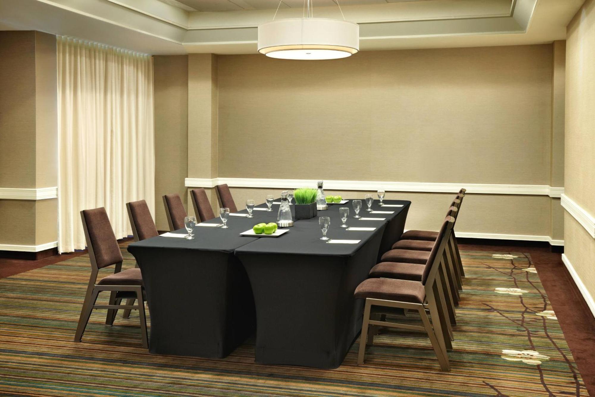Sheraton Cavalier Hotel 4*