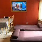 Sunny & Cozy Suite With Ping Pong & Pool Table