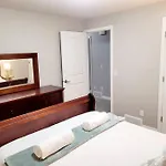Mahogany Escape - Your Calgary Oasis