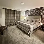 Entire4Bedroomhomekingparkingkitchenwasherdryerfastwifi