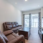 Room 2 Of Lovely Home, Montgomery Downtown Calgary