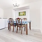 Main Floor Suite, 3 Bdr, 4Bd Spacious And Cozy