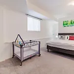 Walkout Basement Suite, 2 Bdr 4Bd, Bright And Spacious