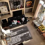 Youth Hostel 2