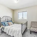 Calgary Mountain Gorgeous Single House Close Airport & Free Parking
