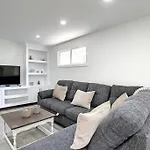Tirana In Glenbrook Close To Downtown
