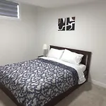 Cozy Apartment In South West Calgary
