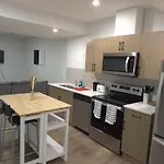 Cozy Apartment In South West Calgary