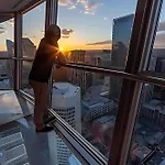 Upscale 2Br Condo - King Bed - Stunning Views