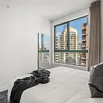 The Loki I Patio & Bbq I Sleeps 5 I Downtown I Tv