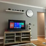 Luxurious 2Br Whole Main Level -Single House