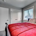 Three-Bedroom With Fireplace #41 Sunalta Downtown
