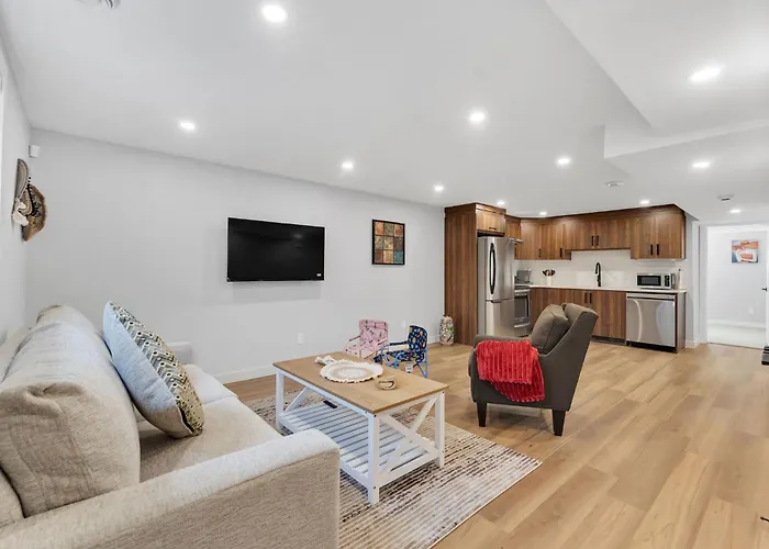 2 Bedroom Cozy Basement Secondary Suite