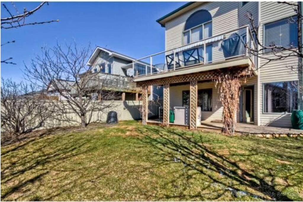 Villa Sunny & Cozy With Ping Pong & Pool Table Calgary