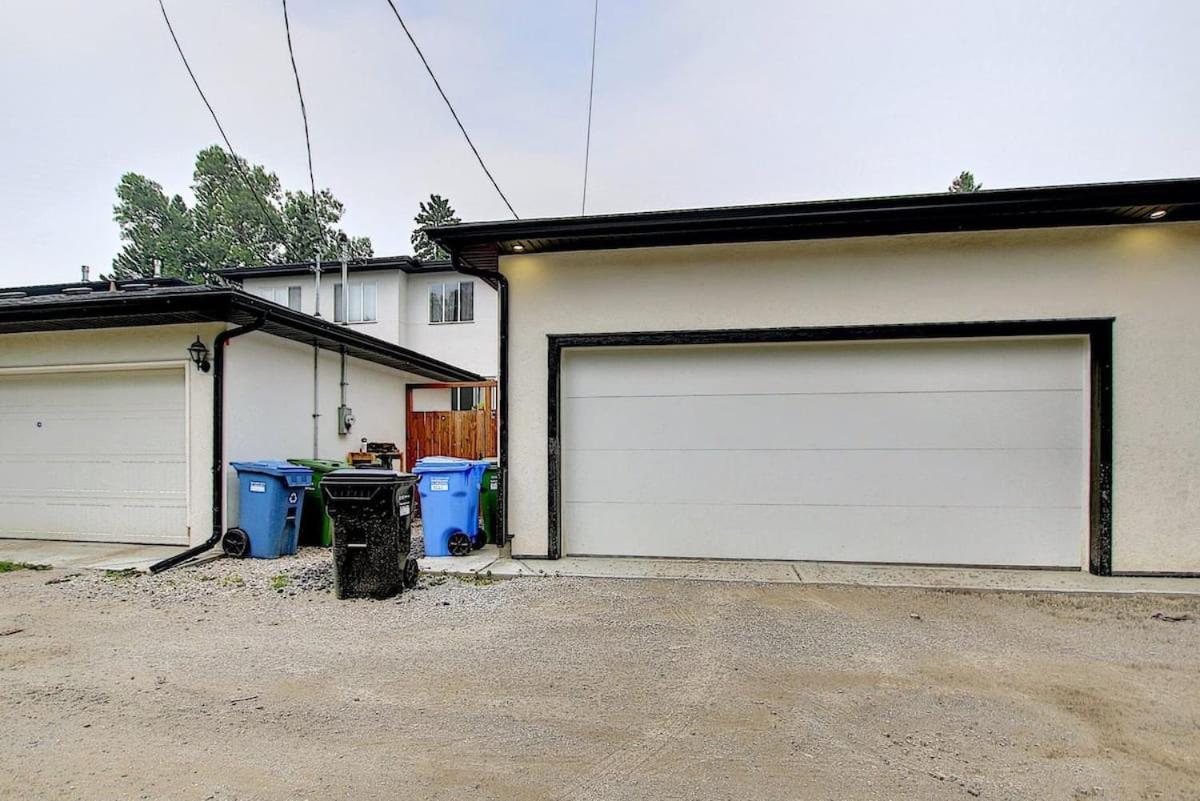 Glamorous Vines , 10 Minutes To Downtown