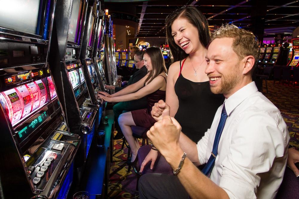 Deerfoot And Casino Hotel 4*