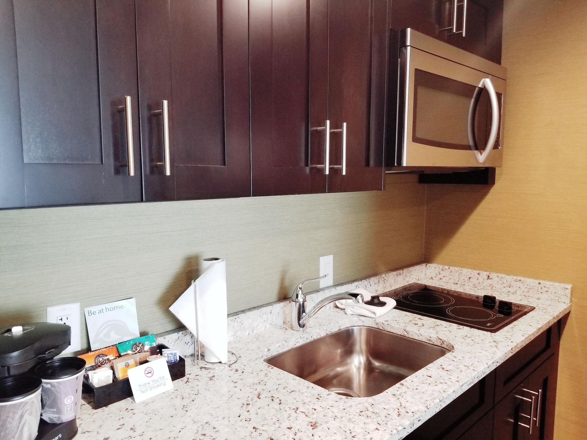 Homewood Airport Hotel Calgary