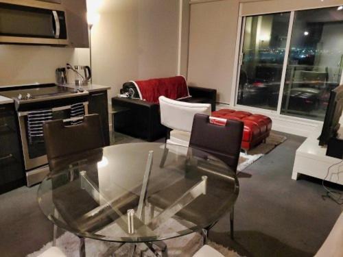 Furnished 1 Bedroom In East Village By Signature Suites Ltd Apartment *