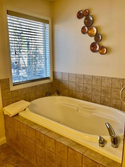 Villa 2500 Sq House In Springbank Hill Bl 261818 Calgary