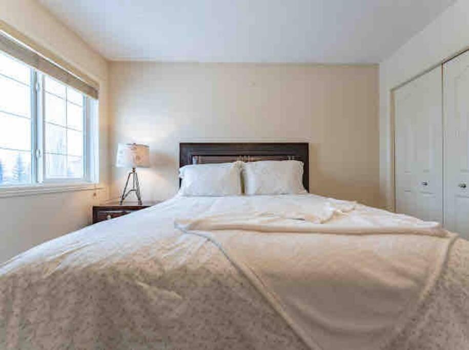 2500 Sq House In Springbank Hill Bl 261818 * Calgary