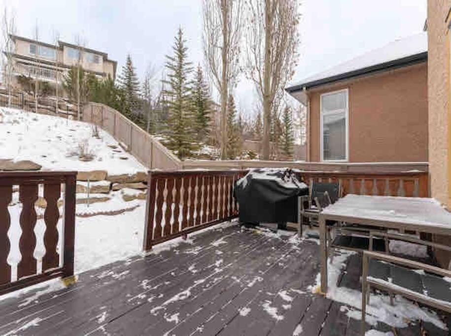 2500 Sq House In Springbank Hill Bl 261818 Villa Calgary