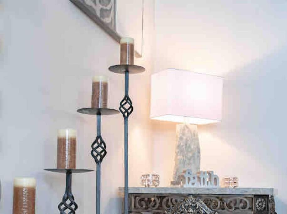 Villa 2500 Sq House In Springbank Hill Bl 261818