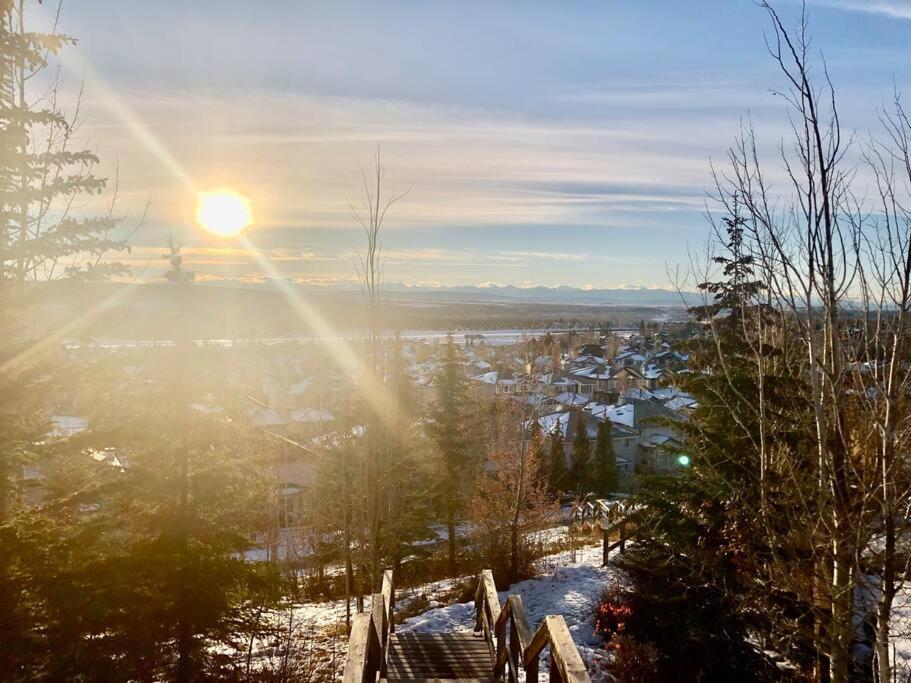 2500 Sq House In Springbank Hill Bl 261818 * Calgary
