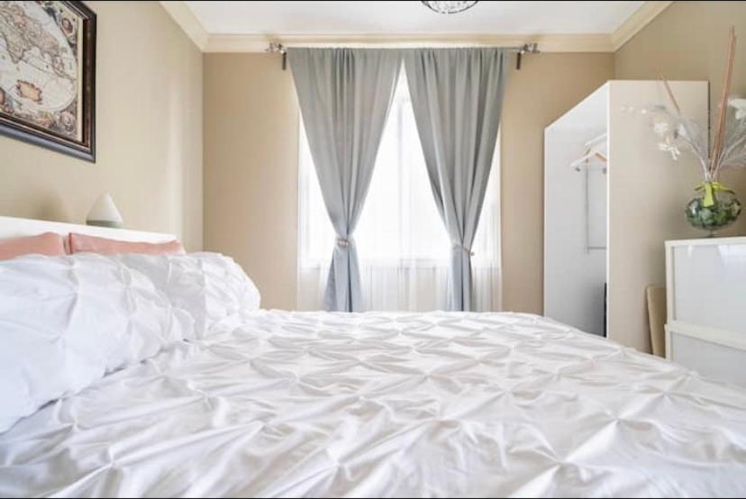 Royal Highland Livingroom Bedroom *
