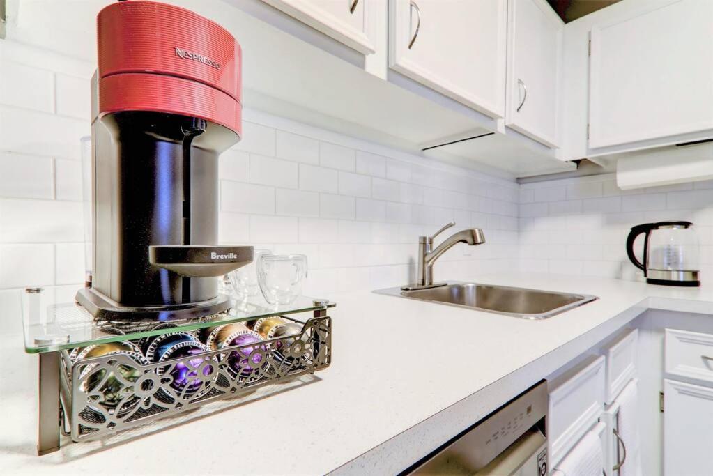 Floor 2br, Stampede & Free Parking By Doorbed