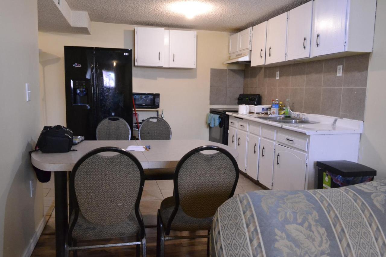 Private Bedroom In Basement With Shared Bathroom - Fonda * Calgary