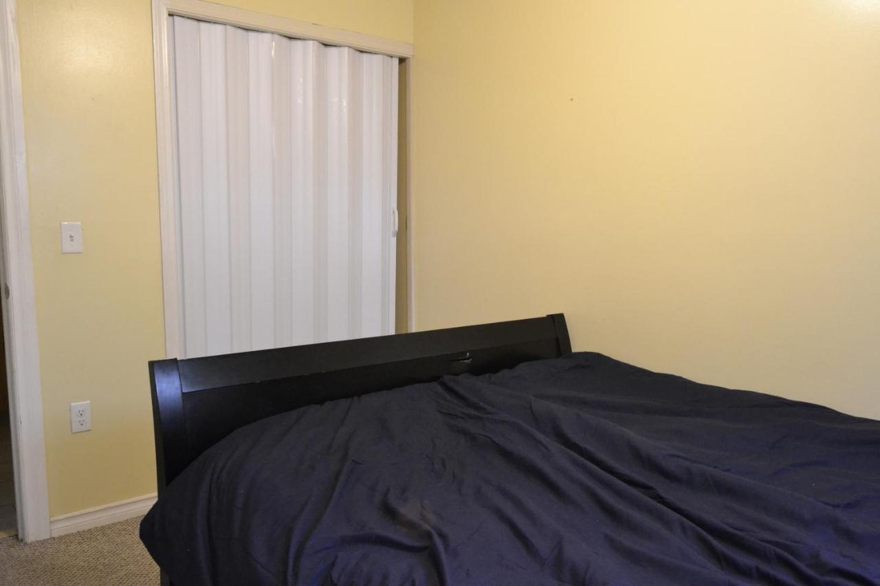 Guest house Private Bedroom In Basement With Shared Bathroom - Fonda