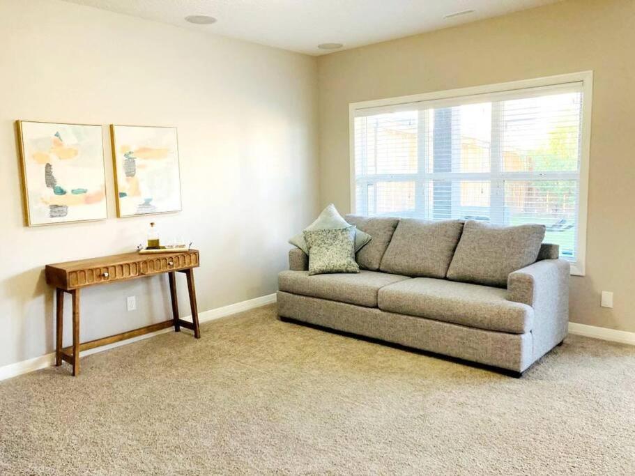 Mahogany Escape - Your Oasis Calgary