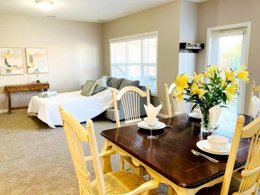 Apartment Mahogany Escape - Your Oasis *