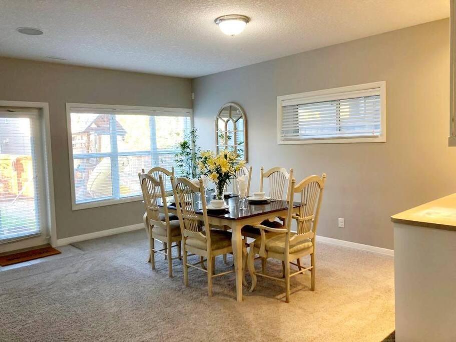 Apartment Mahogany Escape - Your Oasis *