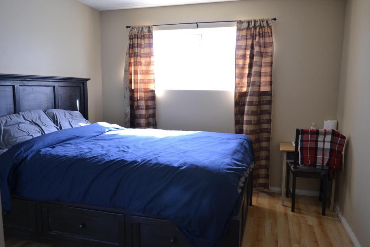 Private Bedroom In Basement With Shared Bathroom - Pineland * Calgary