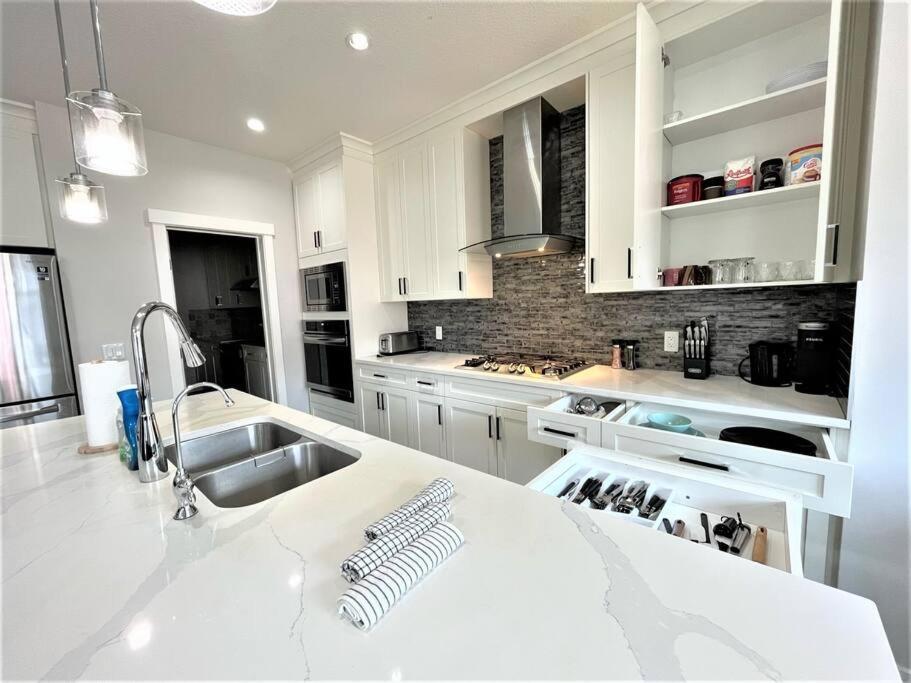 Holiday home Luxury Retreat For Large Groups Calgary