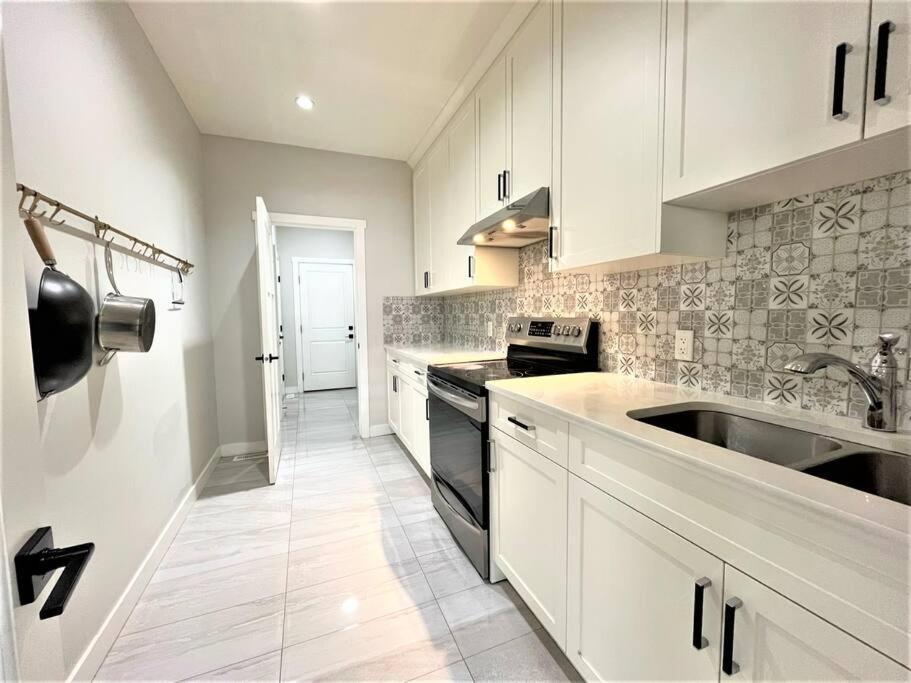 Luxury Retreat For Large Groups * Calgary