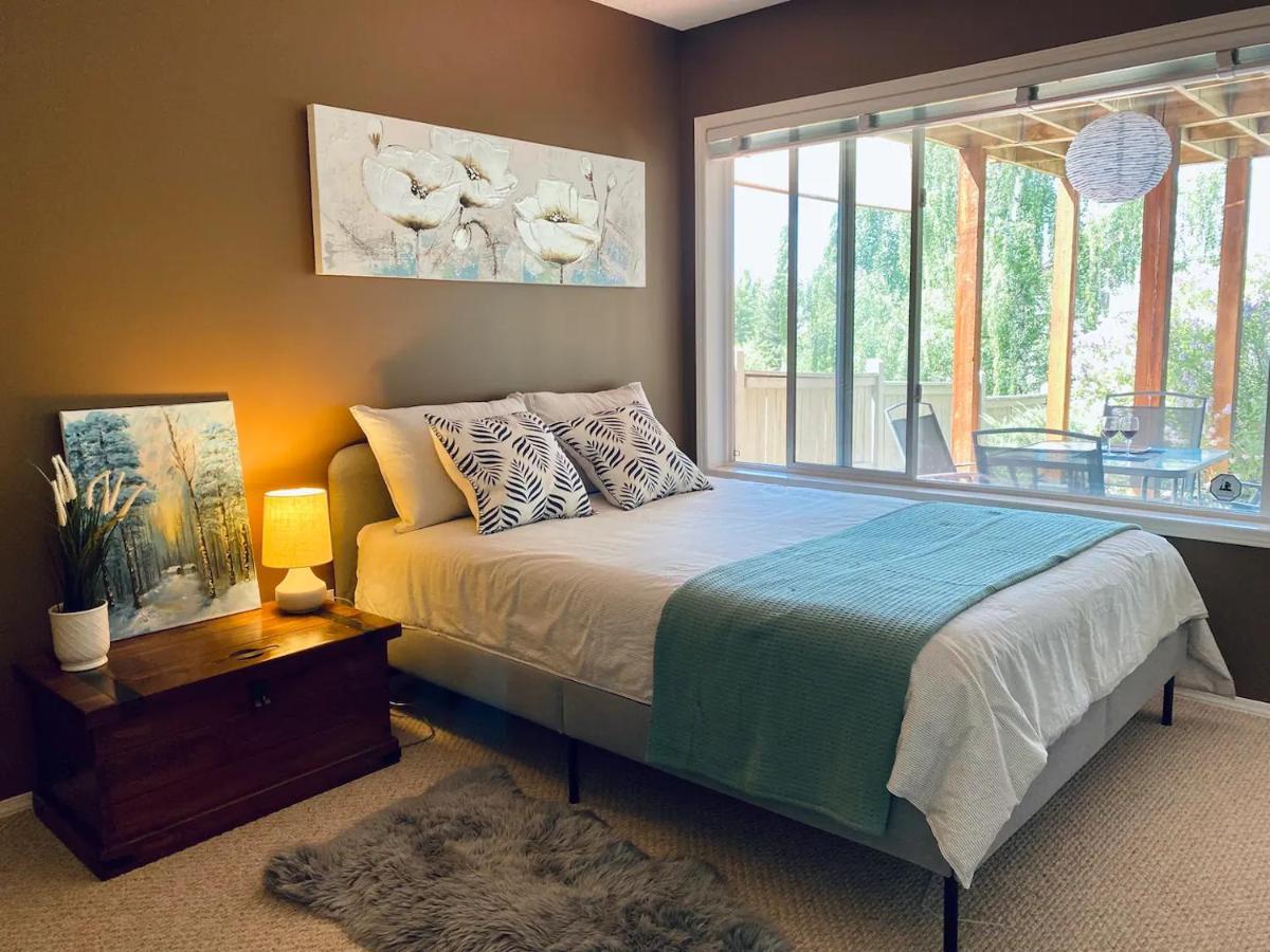 Private, Spacious, & Bright Guest house *