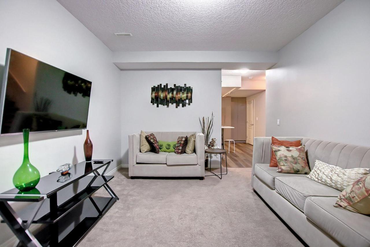 Apartment Comfortable & Spacious Basement With Workstation In Panorama *