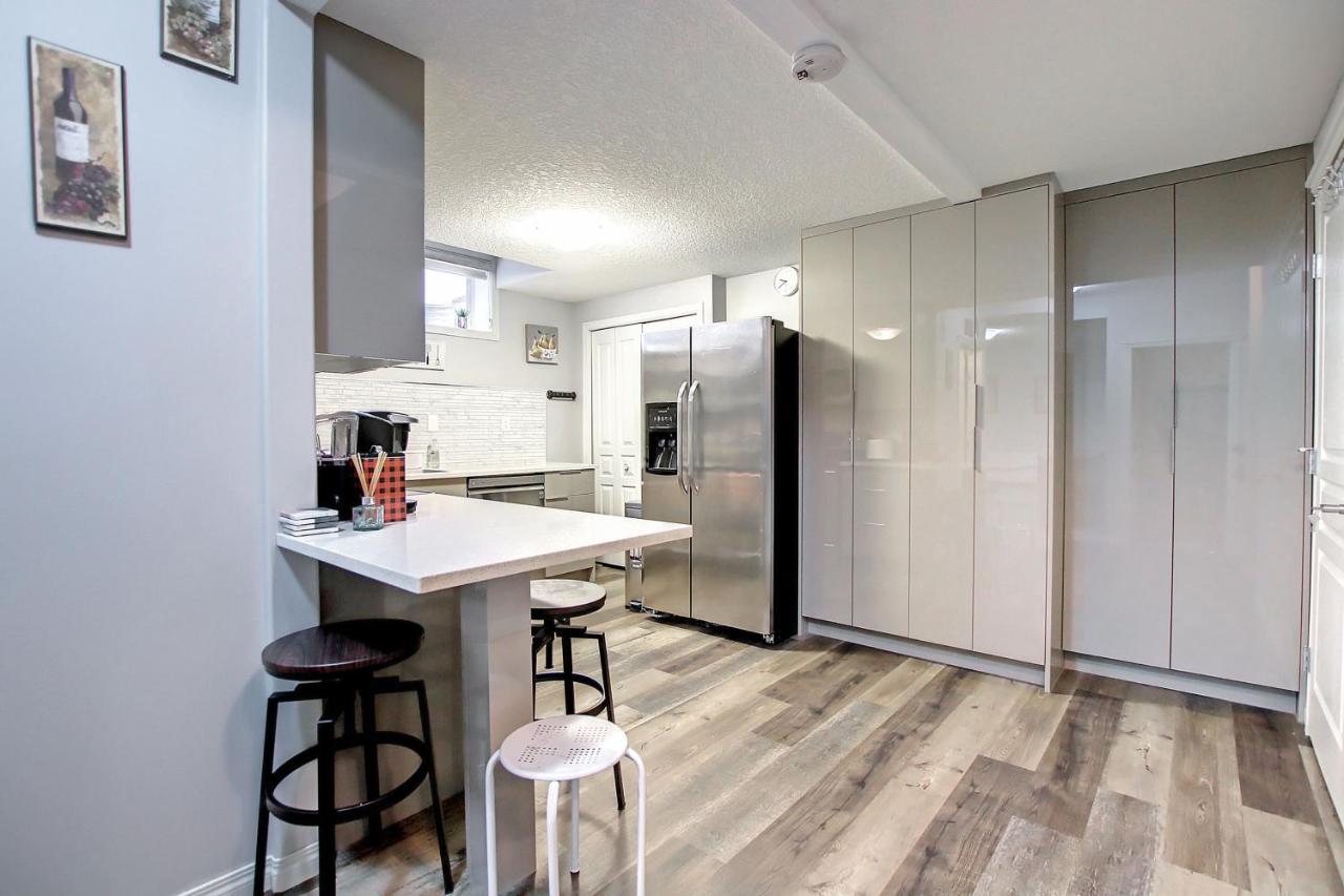 Comfortable & Spacious Basement With Workstation In Panorama Apartment *