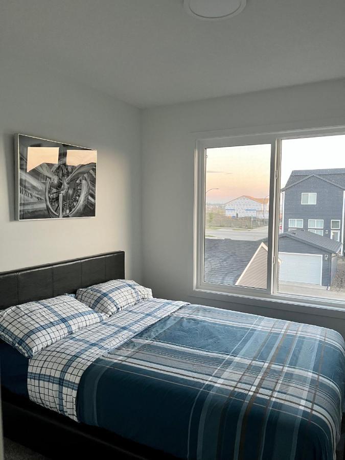 Holiday home Entire4bedroomhomekingparkingkitchenwasherdryerfastwifi *