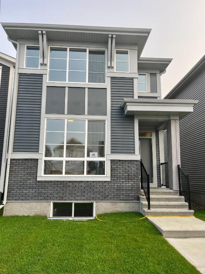 Holiday home Entire4bedroomhomekingparkingkitchenwasherdryerfastwifi *