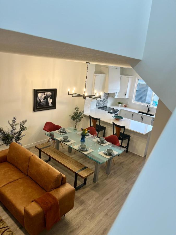 Holiday home Entire4bedroomhomekingparkingkitchenwasherdryerfastwifi