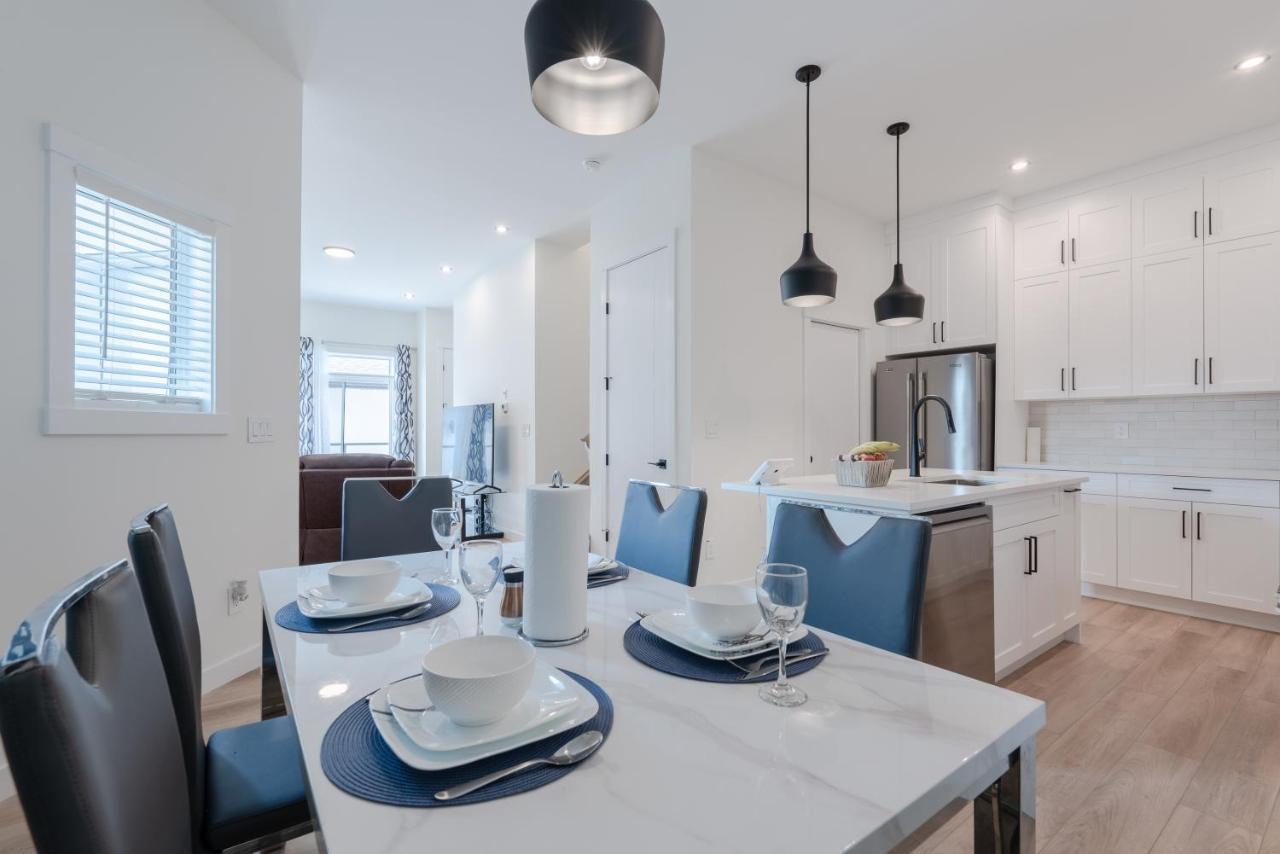 2 Of Lovely Home, Montgomery Downtown Calgary