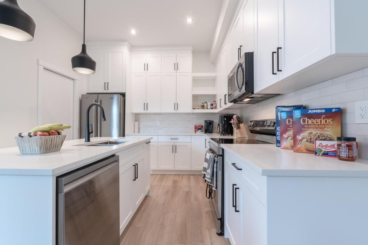 2 Of Lovely Home, Montgomery Downtown * Calgary