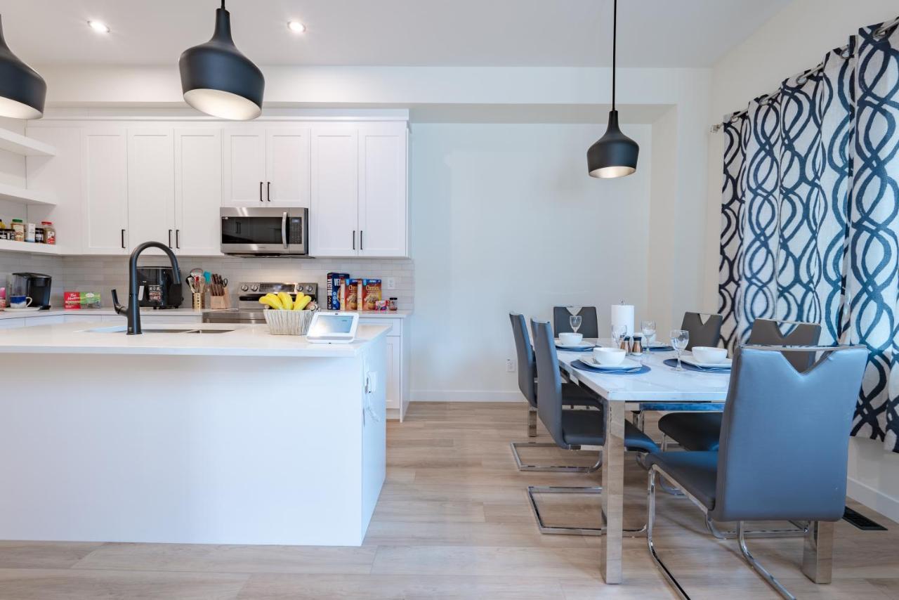 2 Of Lovely Home, Montgomery Downtown * Calgary
